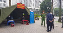 Phạt 28 người ra ngoài không lí do ở khu chung cư Times City Hà Nội