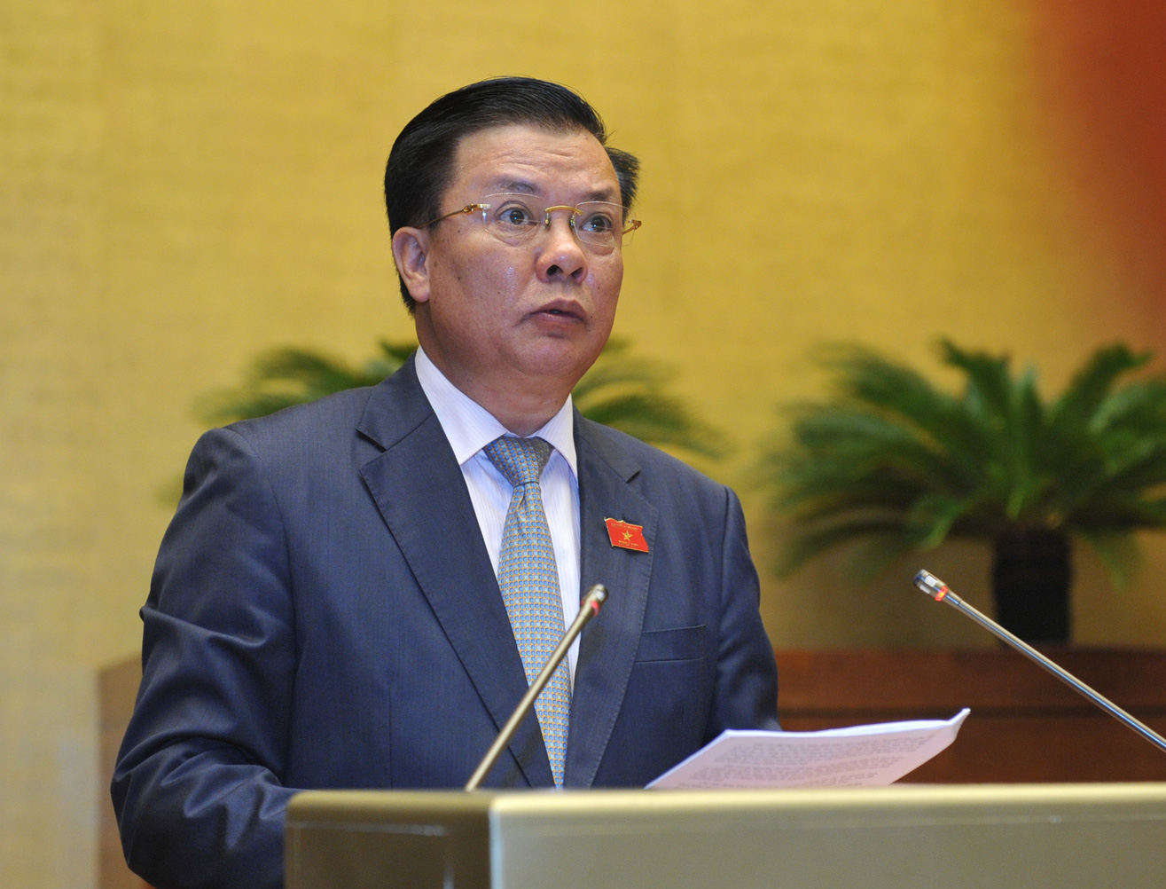 Bộ Tài chính đề xuất ưu đãi thuế thu nhập doanh nghiệp, tăng mức chịu thuế thu nhập cá nhân - Ảnh 1.
