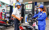 Mỗi lít xăng cõng gần 4.000 đồng thuế bảo vệ môi trường, Bộ Công Thương đề xuất giảm