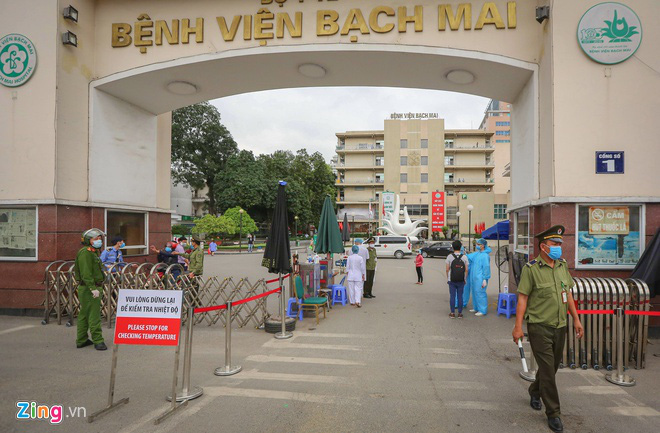 Chuẩn bị dỡ cách li Bệnh viện Bạch Mai - Ảnh 1.