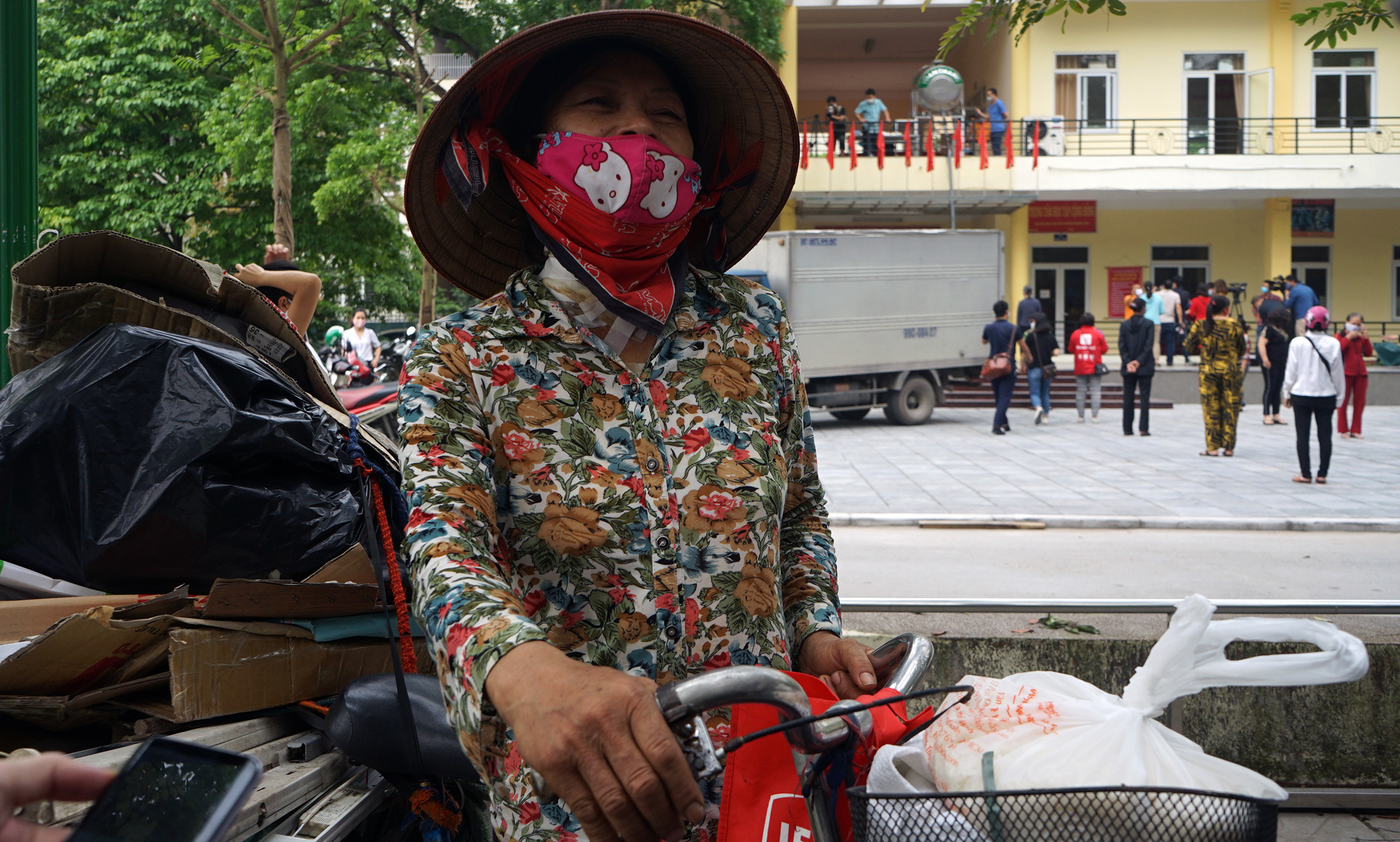 Hà Nội có cây ATM gạo, người dân lấy 3kg mỗi lần và không cần nhấn nút - Ảnh 15. Hà Nội có cây ATM gạo, người dân lấy 3kg mỗi lần và không cần nhấn nút - Ảnh 15.