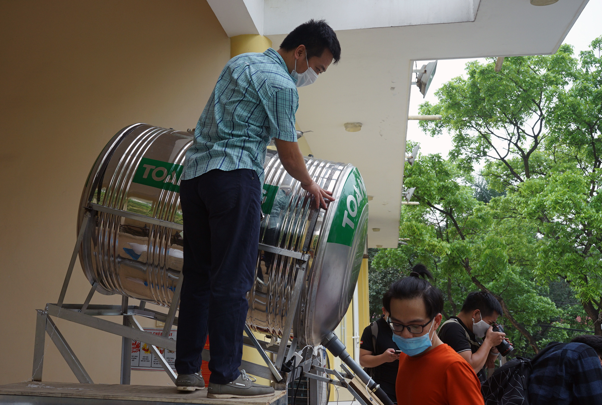 Hà Nội có cây ATM gạo, người dân lấy 3kg mỗi lần và không cần nhấn nút - Ảnh 8. Hà Nội có cây ATM gạo, người dân lấy 3kg mỗi lần và không cần nhấn nút - Ảnh 8.