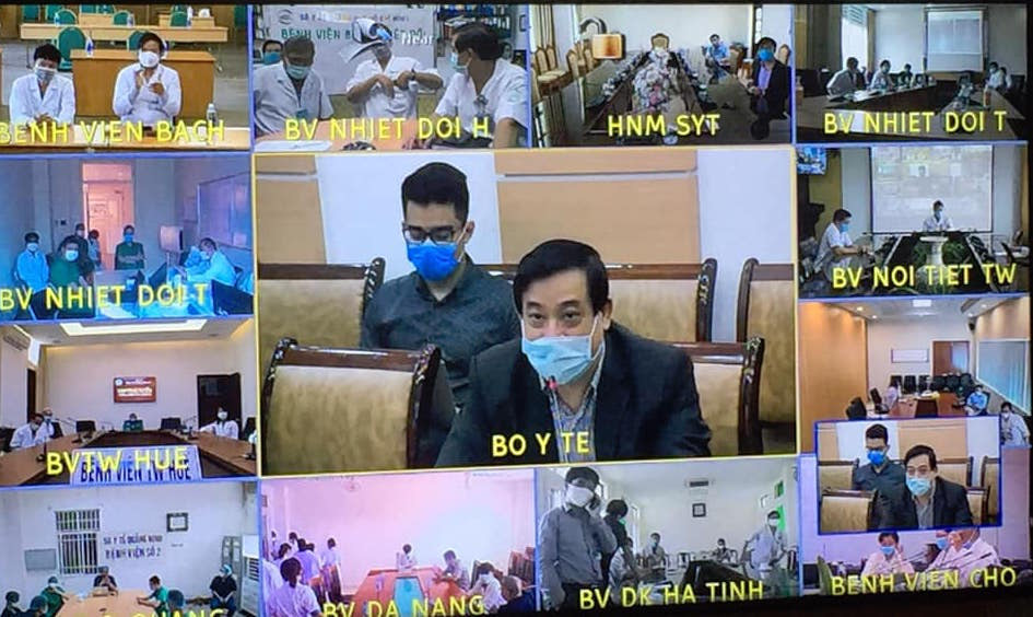 Lượng virus SARV-CoV-2 của phi công người Anh giảm nhưng bệnh vẫn rất nặng - Ảnh 2.