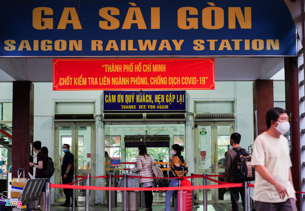 Xét nghiệm Covid-19 cho tất cả hành khách đến ga Sài Gòn - Ảnh 1. Xét nghiệm Covid-19 cho tất cả hành khách đến ga Sài Gòn - Ảnh 1.