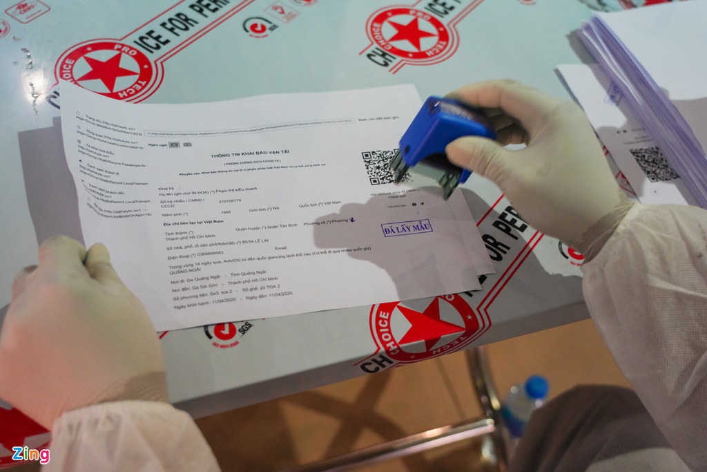 Xét nghiệm Covid-19 cho tất cả hành khách đến ga Sài Gòn - Ảnh 9. Xét nghiệm Covid-19 cho tất cả hành khách đến ga Sài Gòn - Ảnh 9.