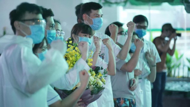 Bệnh viện Bạch Mai chưa tiếp nhận các bệnh nhân ngoại trú, tái khám đến đầu tháng 5 - Ảnh 1.