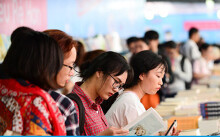 Doanh thu sách bán online tăng đột biến