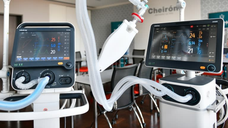 Người Trung Quốc đang giàu lên nhờ kiếm tiền trong dịch bệnh - Ảnh 1.