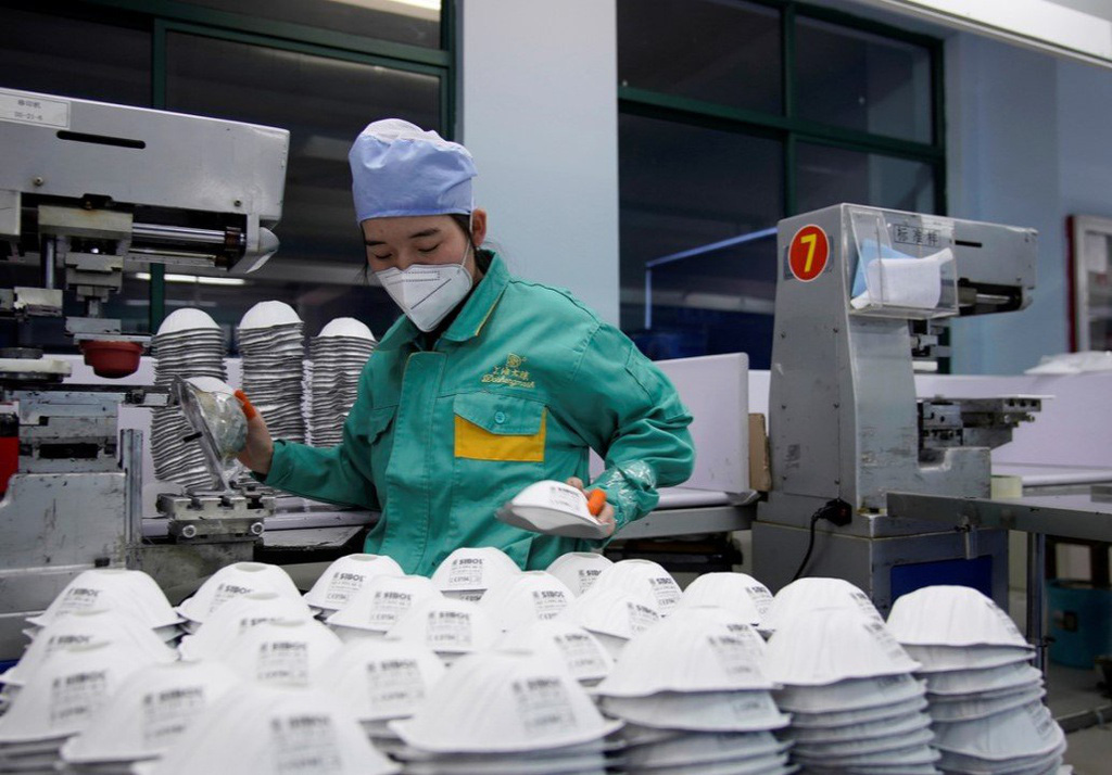 Chất lượng tệ hại của ngành sản xuất khẩu trang Trung Quốc - Ảnh 1. Chất lượng tệ hại của ngành sản xuất khẩu trang Trung Quốc - Ảnh 1.
