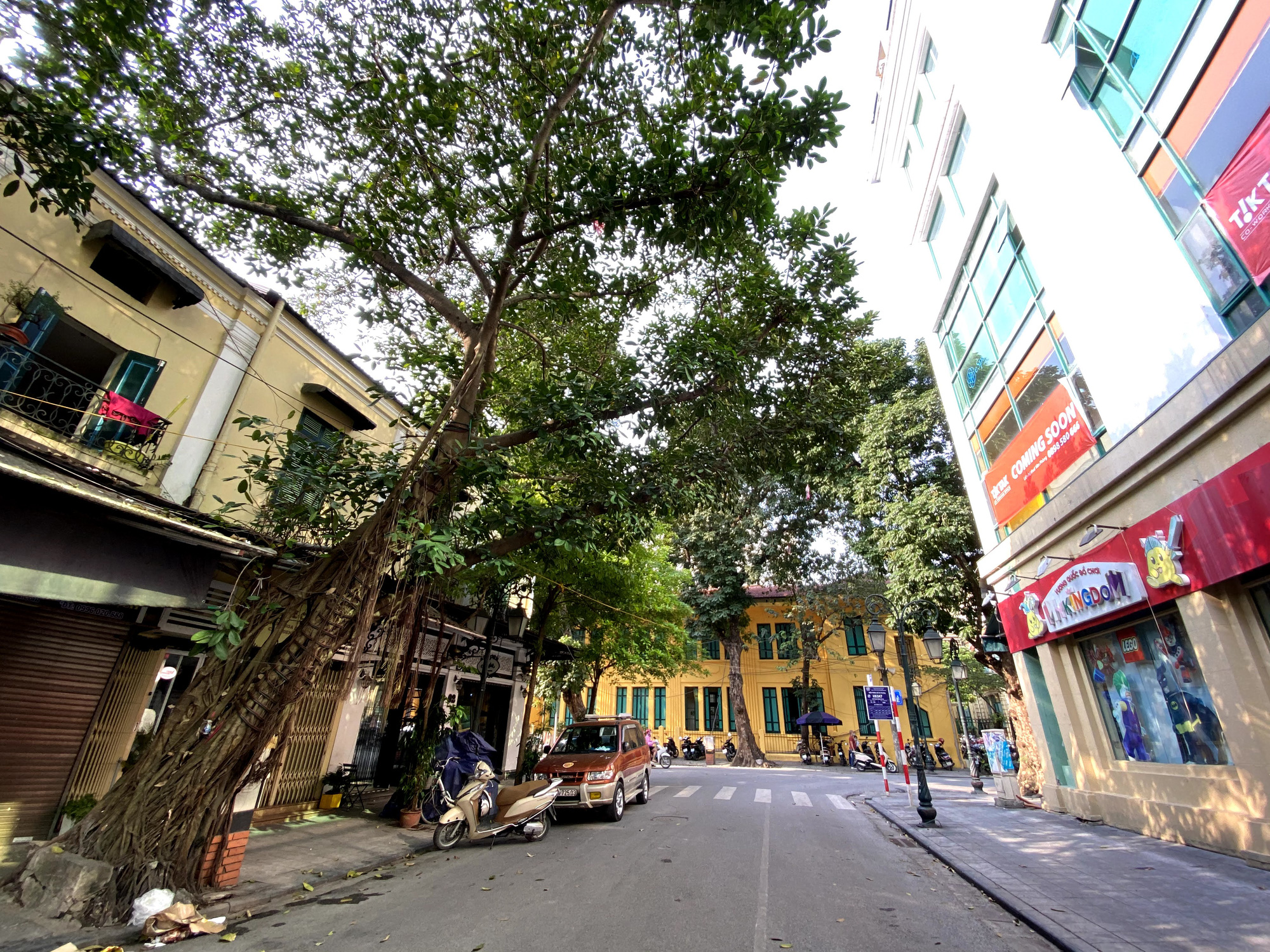 Hà Nội lặng lẽ trước giờ G - Ảnh 6.