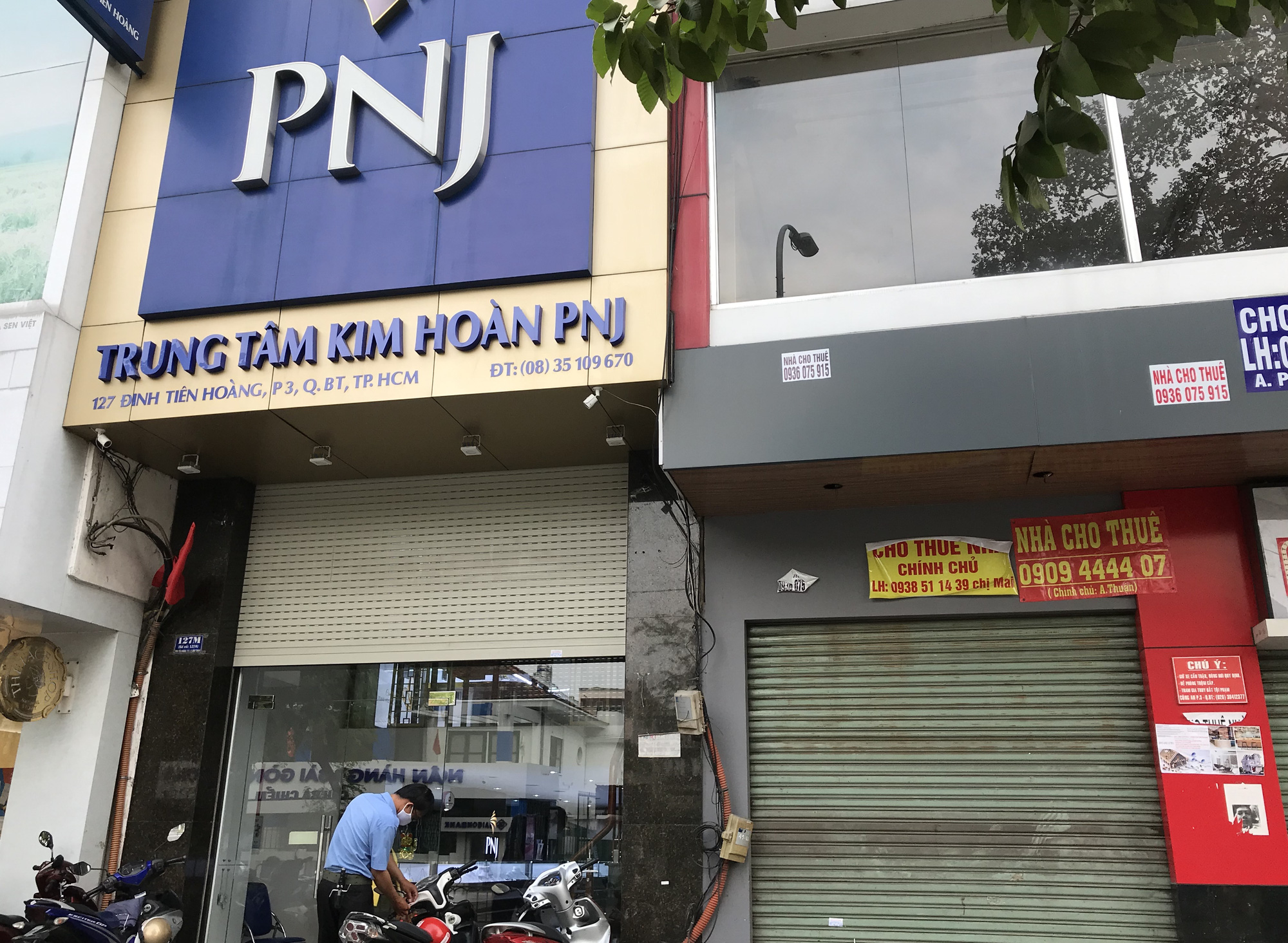 Cửa hàng, quán ăn Sài Gòn nín thở chờ lệnh cách li xã hội - Ảnh 4. Cửa hàng, quán ăn Sài Gòn nín thở chờ lệnh cách li xã hội - Ảnh 4.