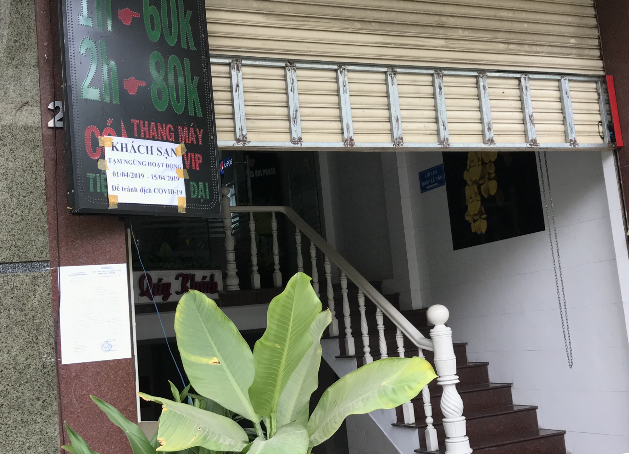 Cửa hàng, quán ăn Sài Gòn nín thở chờ lệnh cách li xã hội - Ảnh 2. Cửa hàng, quán ăn Sài Gòn nín thở chờ lệnh cách li xã hội - Ảnh 2.