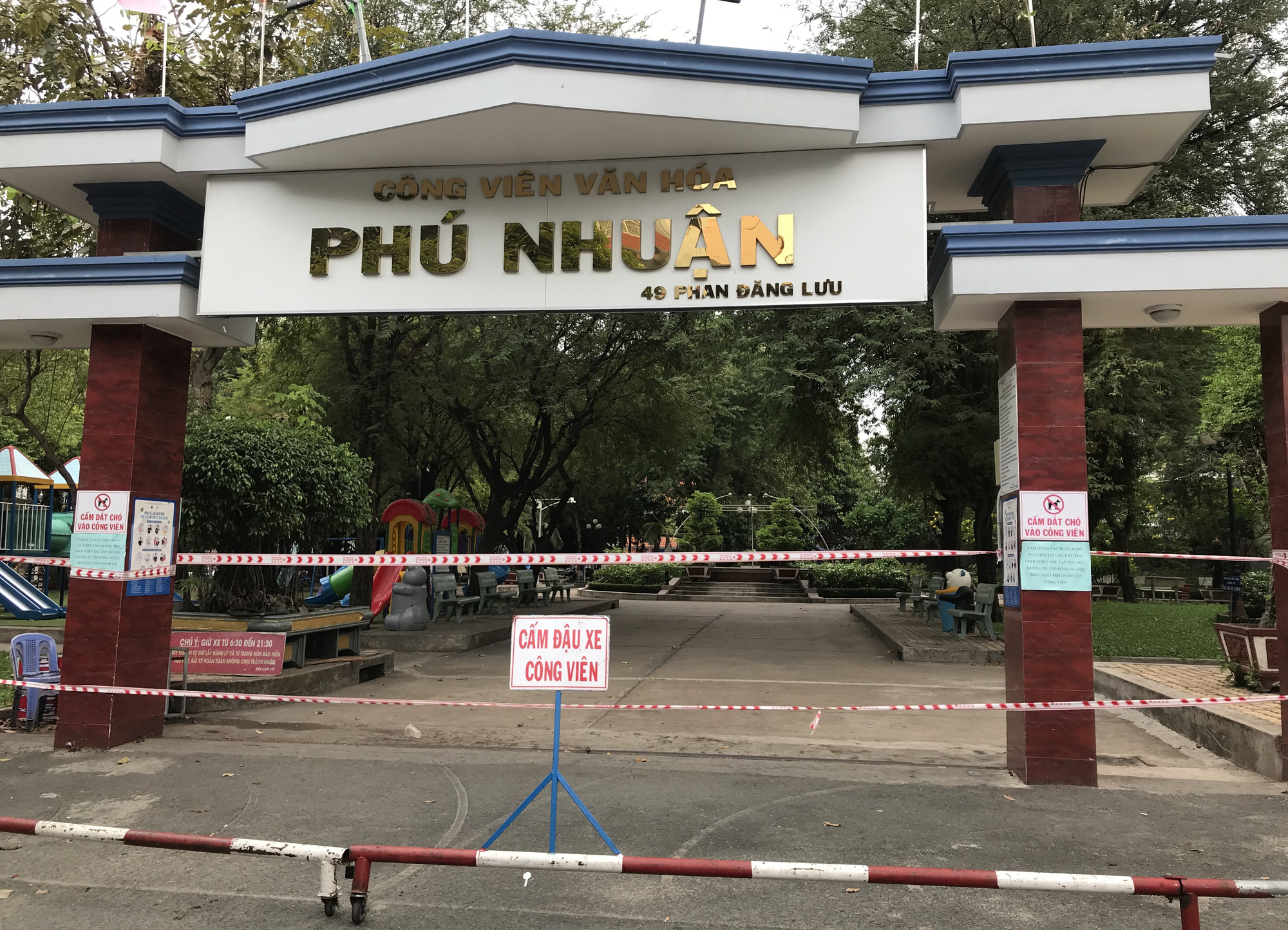 Cửa hàng, quán ăn Sài Gòn nín thở chờ lệnh cách li xã hội - Ảnh 14. Cửa hàng, quán ăn Sài Gòn nín thở chờ lệnh cách li xã hội - Ảnh 14.