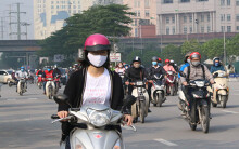 Hình ảnh Hà Nội ngày thứ 15 cách li xã hội, người dân ra đường ngày một đông