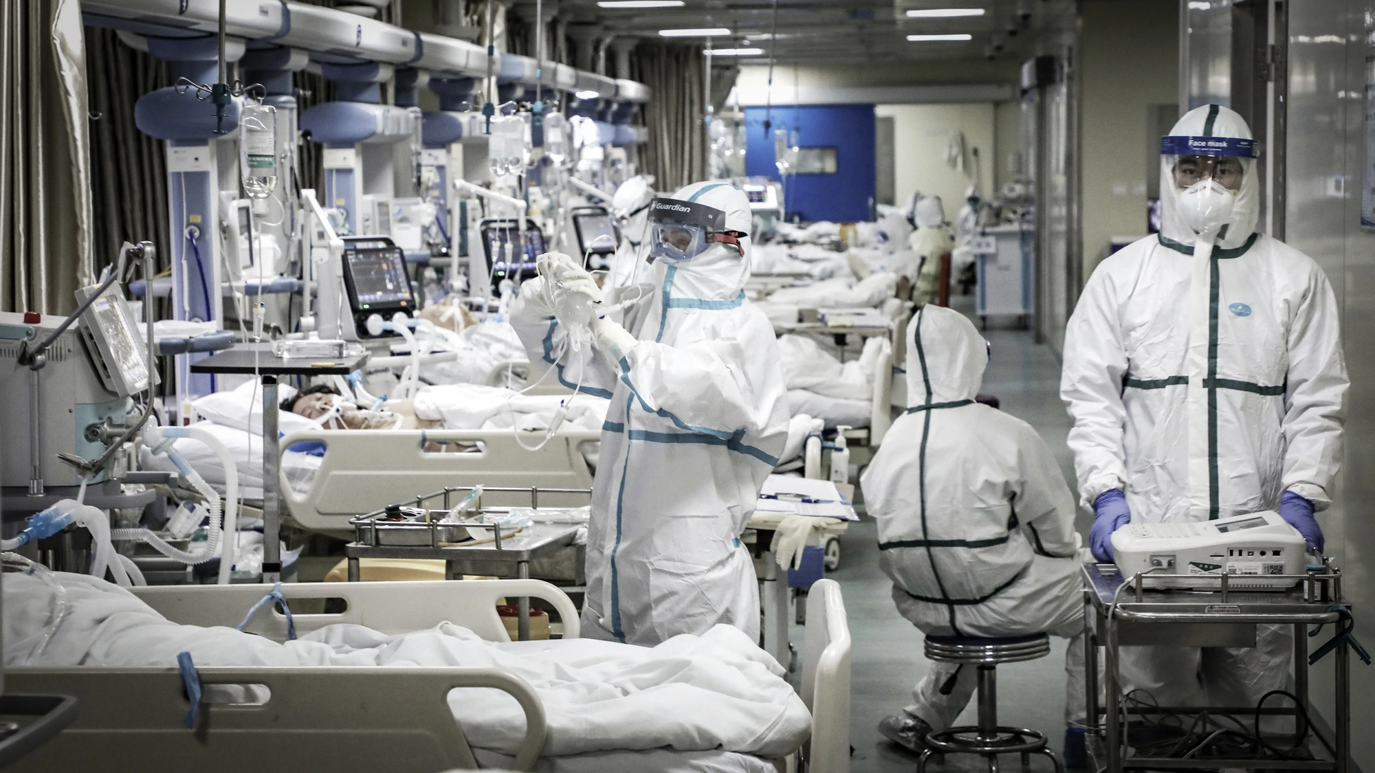 Nhật đối mặt với nguy cơ thiếu giường bệnh, số ca tử vong do Covid-19 có thể lên tới hơn 400.000 người - Ảnh 2. Nhật đối mặt với nguy cơ thiếu giường bệnh, số ca tử vong do Covid-19 có thể lên tới hơn 400.000 người - Ảnh 2.