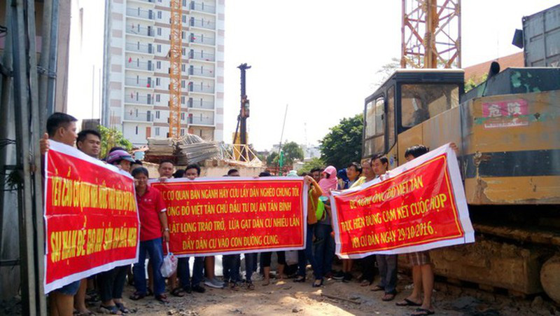 Không tháo dỡ một phần diện tích vi phạm ở Tân Bình Apartment - Ảnh 2. Không tháo dỡ một phần diện tích vi phạm ở Tân Bình Apartment - Ảnh 2.