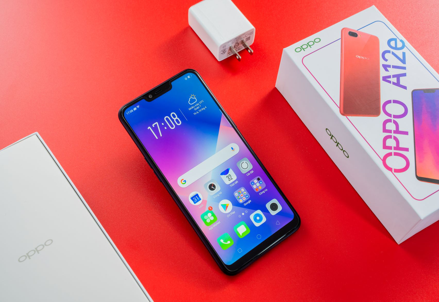 Thị trường điện thoại dưới 3 triệu thêm tân binh mới từ OPPO A12e: Pin lâu hơn, camera kép - Ảnh 3. Thị trường điện thoại dưới 3 triệu thêm tân binh mới từ OPPO A12e: Pin lâu hơn, camera kép - Ảnh 3.