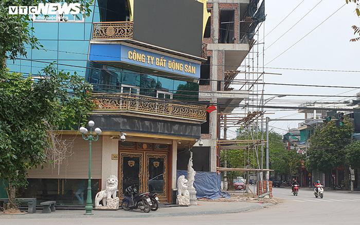 Hai tòa nhà của Đường 'Nhuệ' vi phạm trật tự xây dựng, vẫn đứng sừng sững - Ảnh 5. Hai tòa nhà của Đường 'Nhuệ' vi phạm trật tự xây dựng, vẫn đứng sừng sững - Ảnh 5.