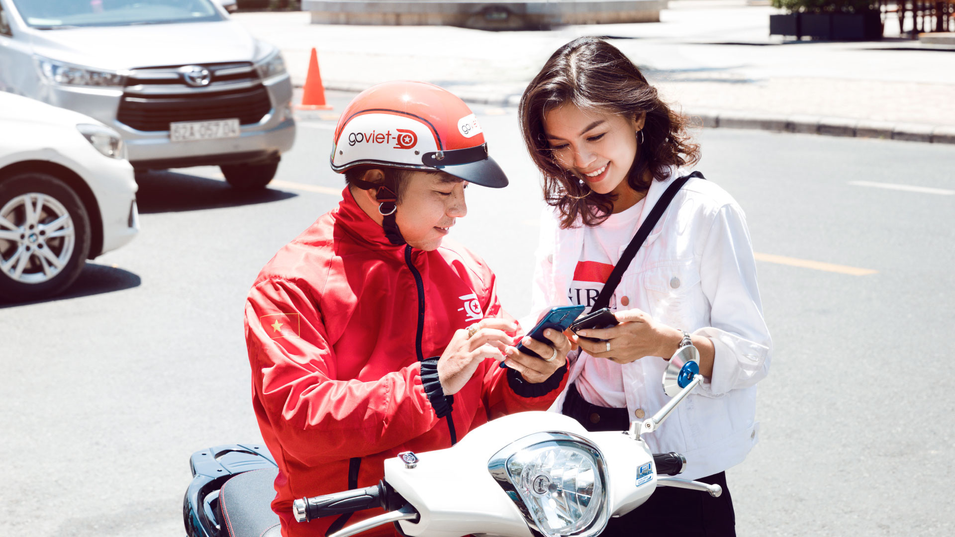 Toàn bộ dịch vụ gọi xe 2 bánh (bike) tại Hà Nội đều tạm dừng cho đến khi có thông báo mới - Ảnh 2. Toàn bộ dịch vụ gọi xe 2 bánh (bike) tại Hà Nội đều tạm dừng cho đến khi có thông báo mới - Ảnh 2.