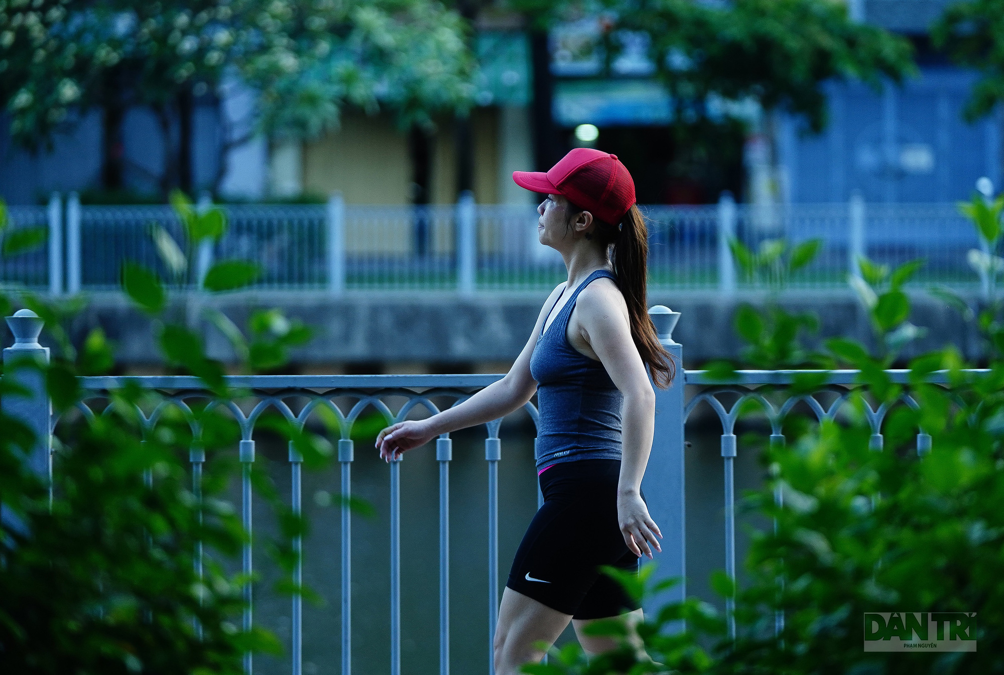 "Quên" dịch bệnh, "lờ" cách ly? - Ảnh 9. "Quên" dịch bệnh, "lờ" cách ly? - Ảnh 9.