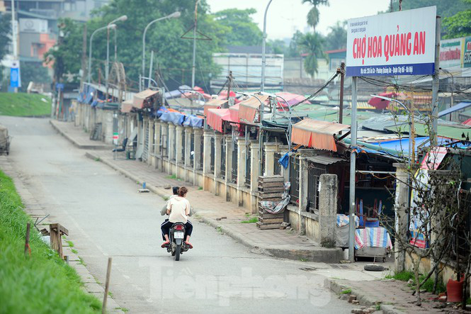 Chợ hoa lớn nhất Hà Nội đóng cửa chuyển sang bán hàng trực tuyến - Ảnh 6. Chợ hoa lớn nhất Hà Nội đóng cửa chuyển sang bán hàng trực tuyến - Ảnh 6.