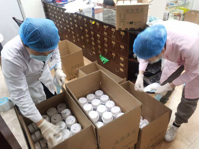 Thuốc cổ truyền Trung Quốc tham gia cuộc chiến chống COVID-19 ở châu Âu - Ảnh 3.