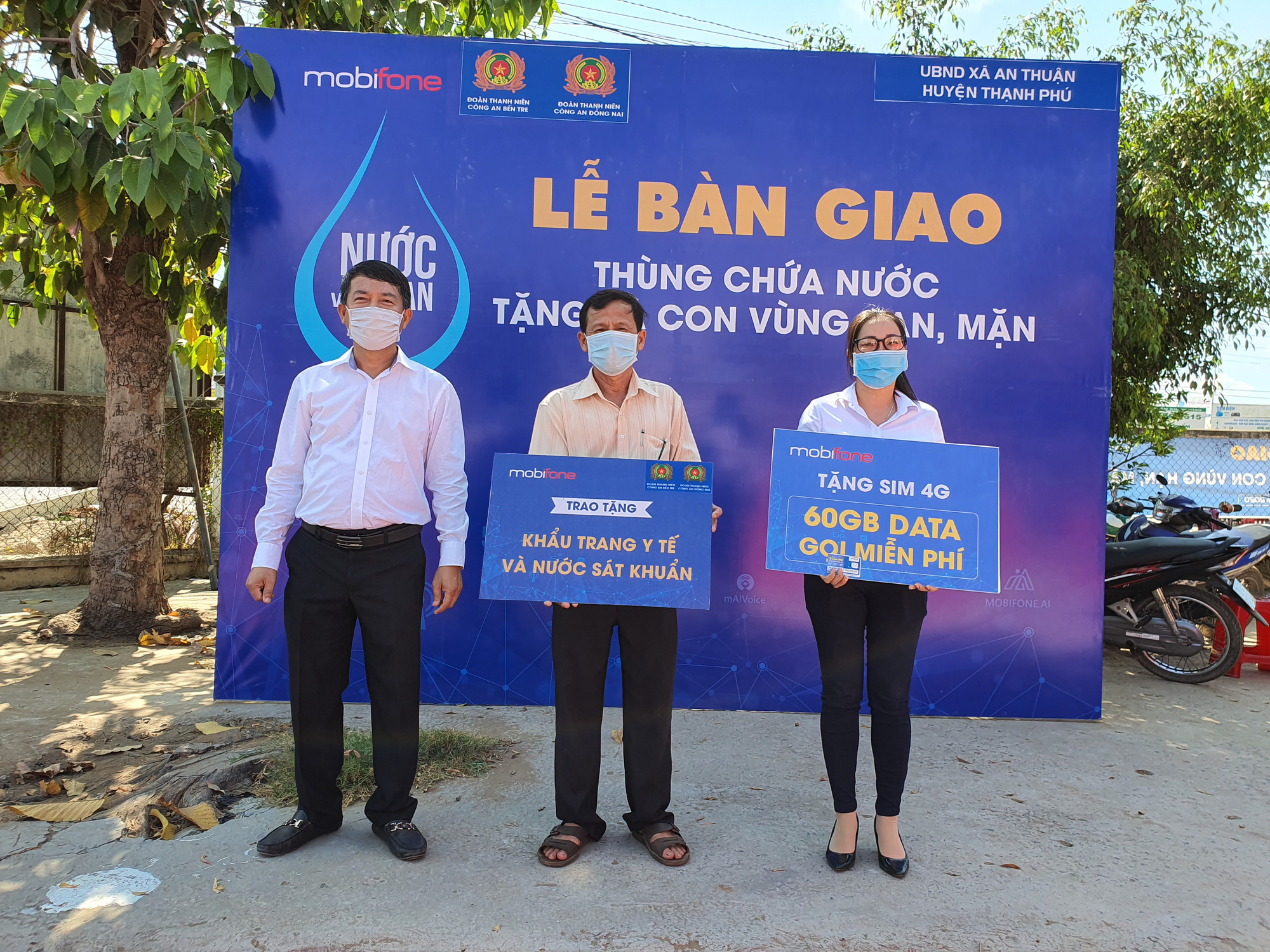 Viễn thông giảm cước, tặng SIM miễn phí hộ nghèo mùa dịch Covid-19 - Ảnh 3. Viễn thông giảm cước, tặng SIM miễn phí hộ nghèo mùa dịch Covid-19 - Ảnh 3.