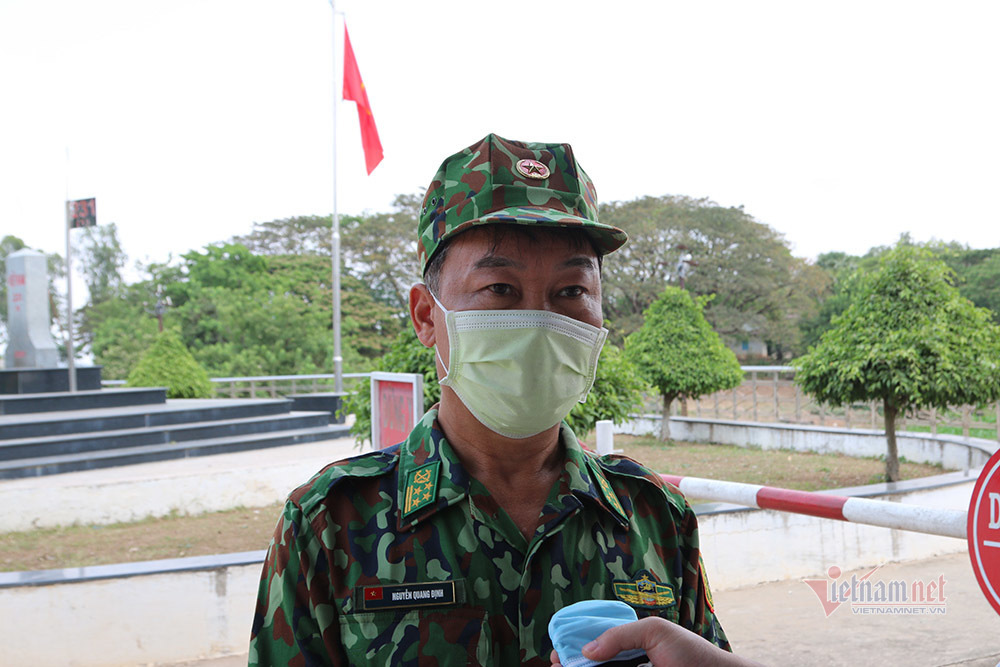 Những người lính bộ đội biên phòng ăn mì gói, ngủ võng ngăn dịch - Ảnh 24. Những người lính bộ đội biên phòng ăn mì gói, ngủ võng ngăn dịch - Ảnh 24.