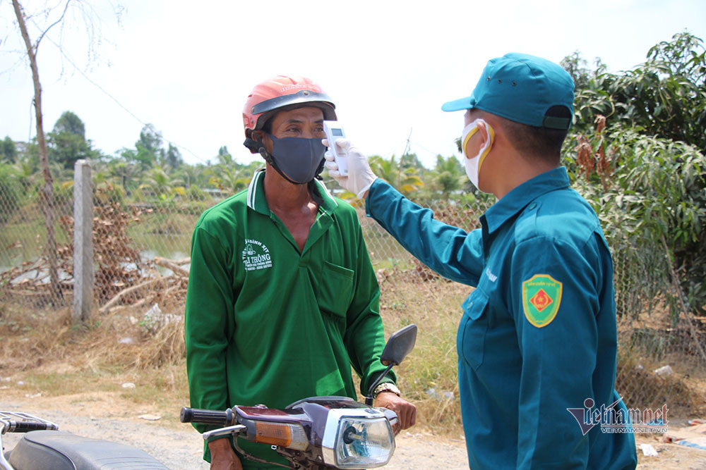 Những người lính bộ đội biên phòng ăn mì gói, ngủ võng ngăn dịch - Ảnh 8. Những người lính bộ đội biên phòng ăn mì gói, ngủ võng ngăn dịch - Ảnh 8.