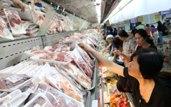 Giá cả thị trường hôm nay 5/4: Siêu thị khuyến mãi 
nhiều hàng hóa, thực phẩm phục vụ mua sắm tuần thứ 2 cách li xã hội