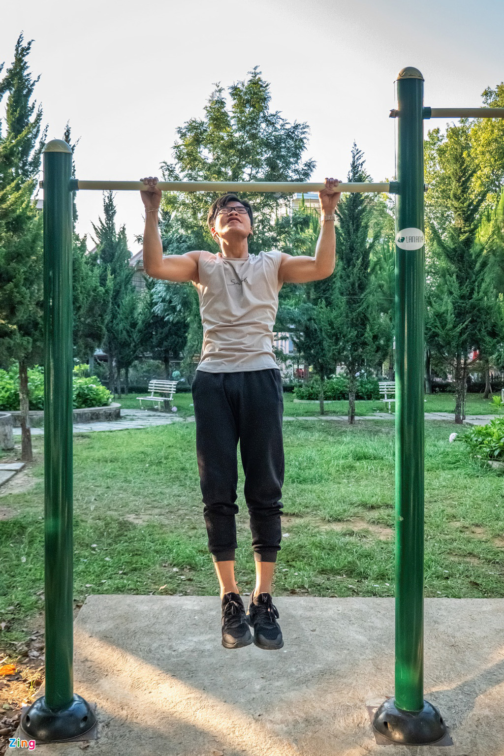 Công viên ở Đà Lạt đông người những ngày cách li toàn xã hội - Ảnh 8. Công viên ở Đà Lạt đông người những ngày cách li toàn xã hội - Ảnh 8.