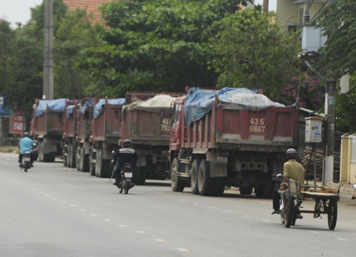 Hà Nội cho phép xe chở vật liệu xây dựng đi lại trong thời gian cách li xã hội - Ảnh 1. Hà Nội cho phép xe chở vật liệu xây dựng đi lại trong thời gian cách li xã hội - Ảnh 1.