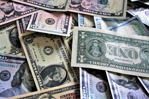 Giá USD hôm nay 13/4: Mỹ liên tục cứu trợ, giá USD lên nhẹ - Ảnh 1. Giá USD hôm nay 13/4: Mỹ liên tục cứu trợ, giá USD lên nhẹ - Ảnh 1.