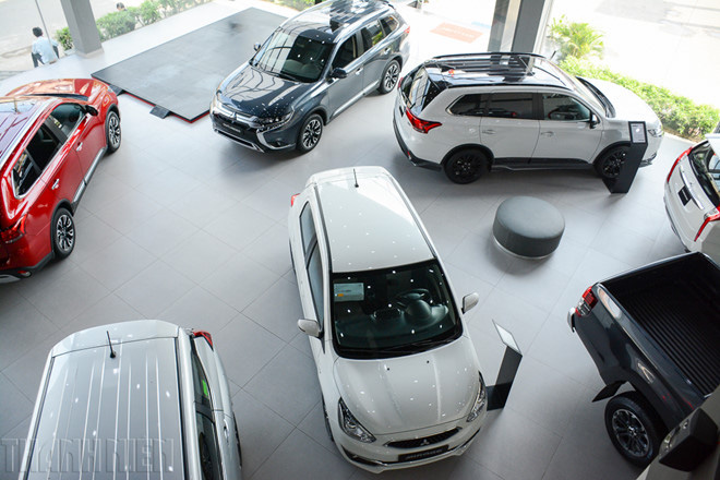 Ô tô tồn kho tăng, đại lí tiếp tục ‘đua’ giảm giá xả hàng - Ảnh 2. Ô tô tồn kho tăng, đại lí tiếp tục ‘đua’ giảm giá xả hàng - Ảnh 2.