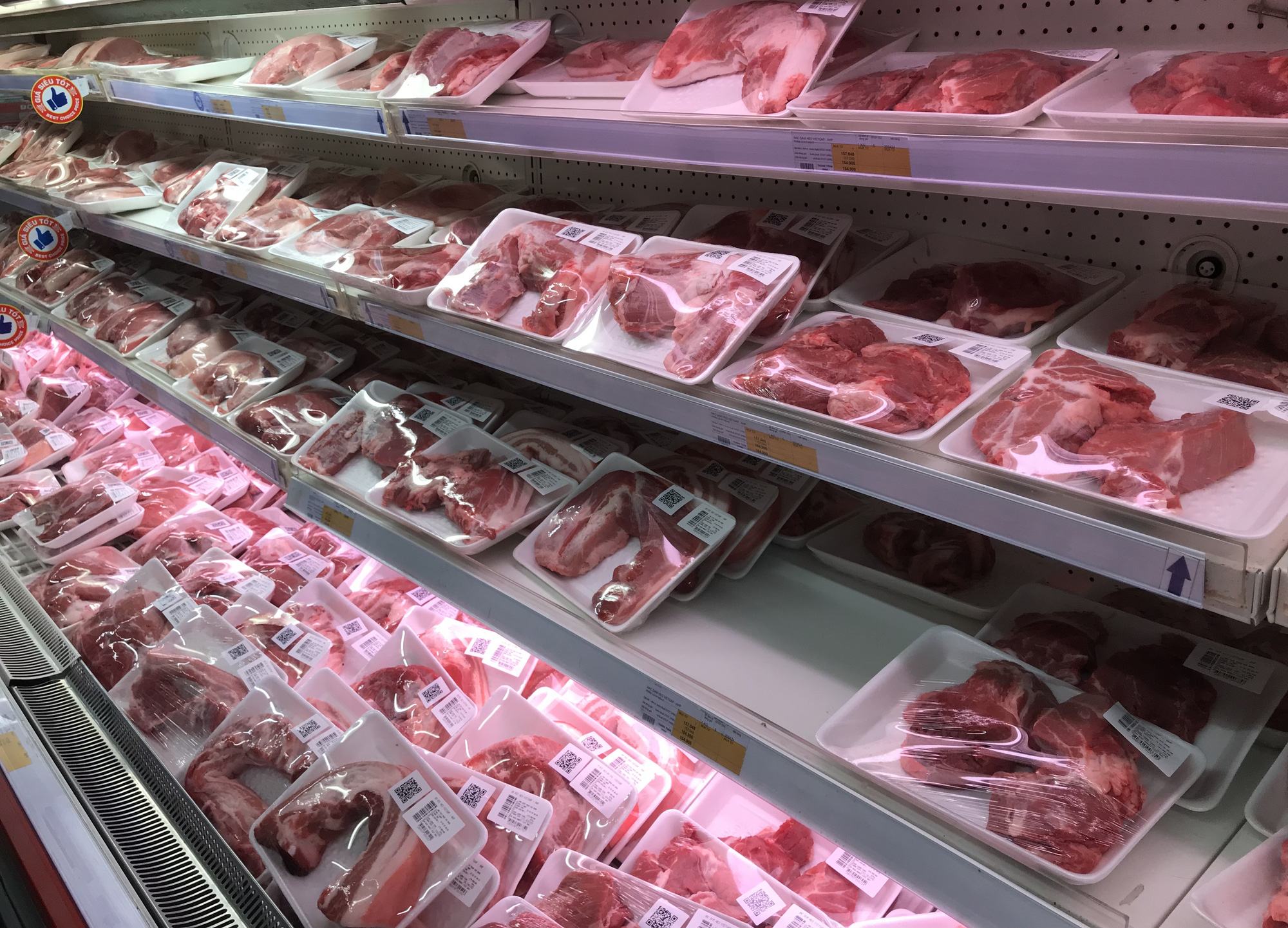 Vì sao giá heo hơi giảm nhưng đến tay người tiêu dùng vẫn 140.000-250.000 đồng/kg? - Ảnh 3.