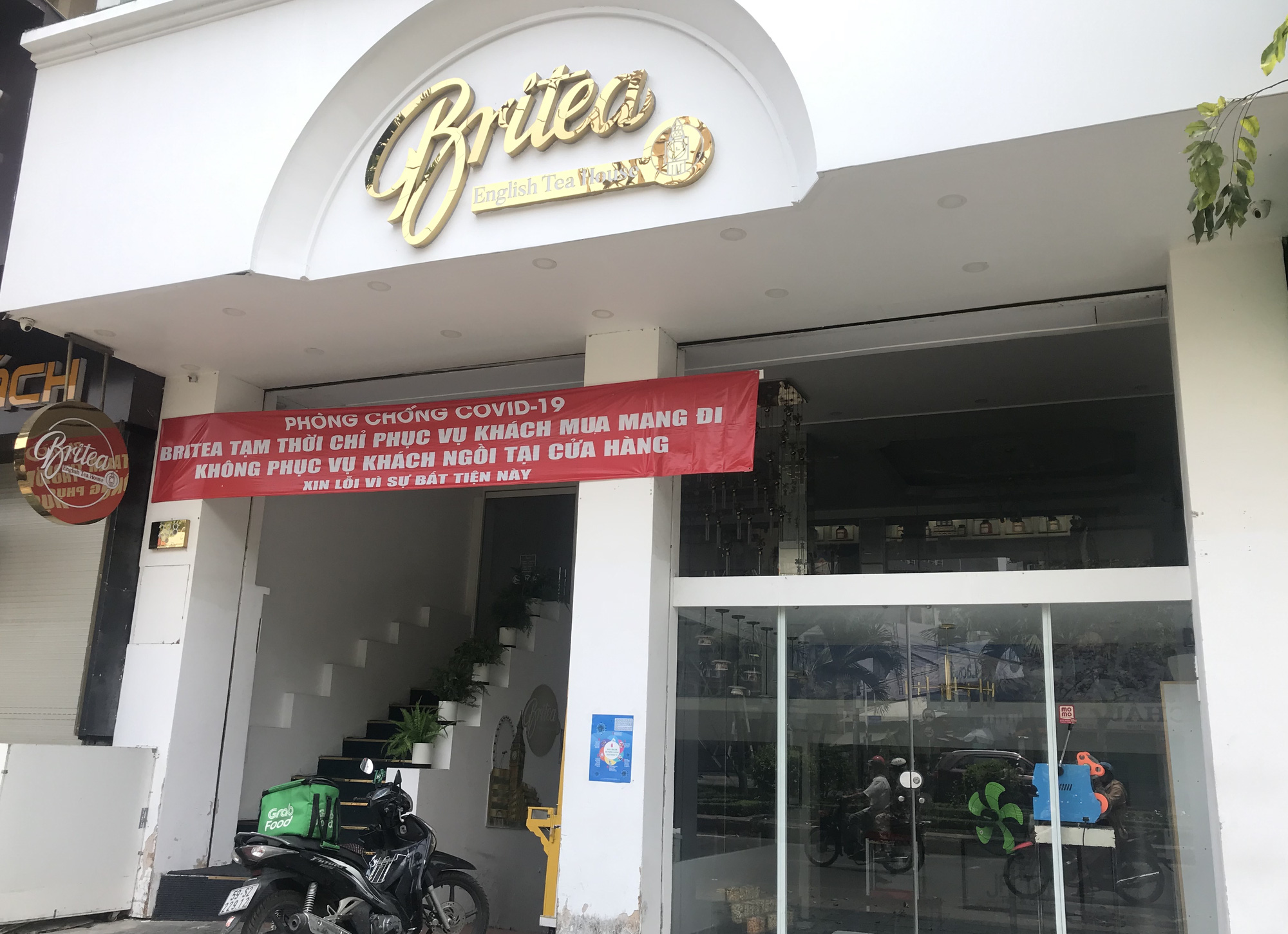 Một nửa doanh nghiệp Việt Nam sẽ phá sản vì dịch Covid-19, kiến nghị miễn, giảm thuế thay vì tạm hoãn - Ảnh 2. Một nửa doanh nghiệp Việt Nam sẽ phá sản vì dịch Covid-19, kiến nghị miễn, giảm thuế thay vì tạm hoãn - Ảnh 2.