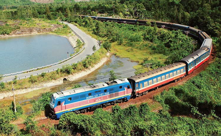 Bộ GTVT chỉ đạo hạn chế bán vé tàu chặng ga Hà Nội và Sài Gòn đi Tam Kỳ - Ảnh 1. Bộ GTVT chỉ đạo hạn chế bán vé tàu chặng ga Hà Nội và Sài Gòn đi Tam Kỳ - Ảnh 1.