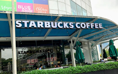 Doanh số giảm 90%, chuỗi đồ uống đình đám Starbucks chới với vì Covid - 19