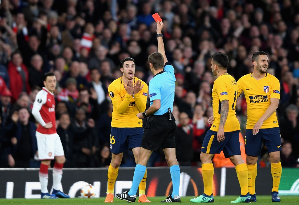 arsenal can phai ket lieu atletico ngay khi co co hoi