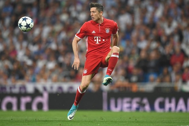 bayern bat den xanh man united va real dai chien vi lewandowski