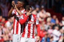 Rớt hạng bẽ bàng, Stoke đổ lỗi cho... 'người cũ' Man Utd