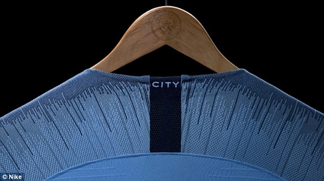 man city trinh lang mau ao dau san nha mua 201819