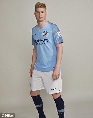 man city trinh lang mau ao dau san nha mua 201819