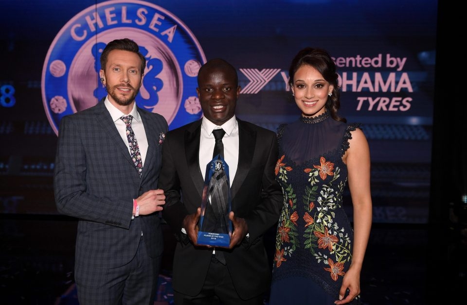 vuot mat hazard kante duoc vinh danh la cau thu hay nhat chelsea