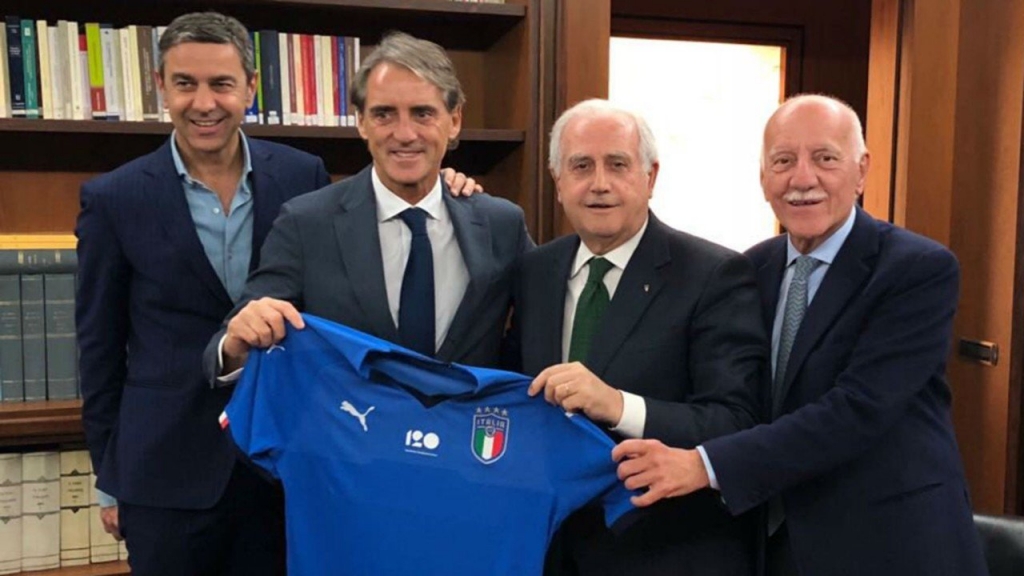 chinh thuc roberto mancini dat but ky hop dong voi tuyen y