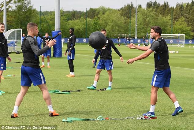 Chelsea lựa chọn bài tập 'dị' để chuẩn bị cho chung kết FA Cup chelsea lua chon bai tap di de chuan bi cho chung ket fa cup
