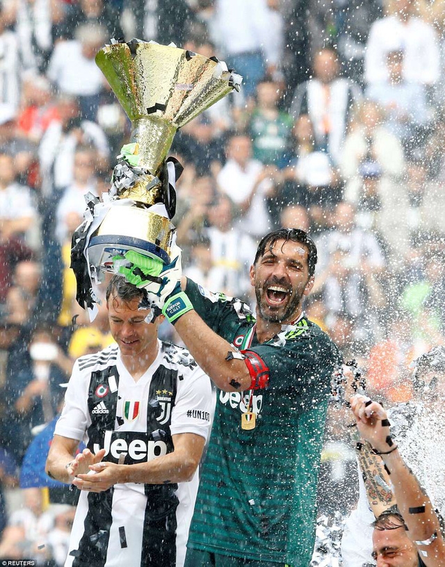 ngap nuoc mat trong ngay tam biet huyen thoai buffon