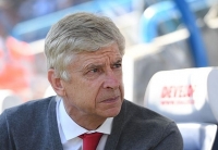 wenger tuyen bo soc o arsenal 22 nam la sai lam lon