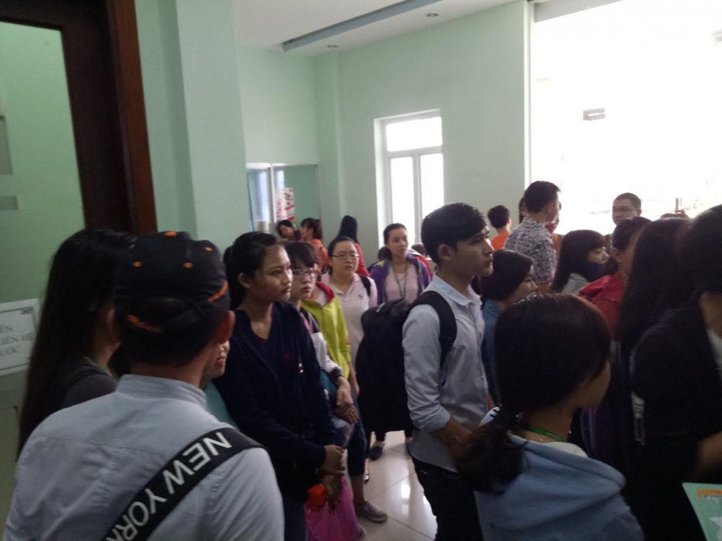 bat thuong hoc phi sinh vien can su ro rang va hop ly
