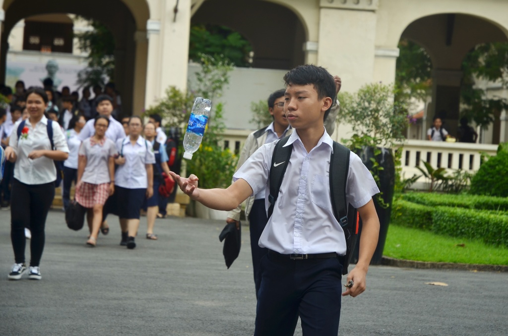 de toan tuyen sinh 10 tai tp hcm qua kho